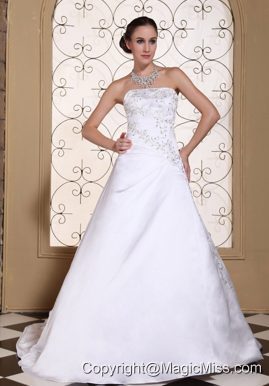 Embroidery On Satin Modest Wedding Dress For 2013 Strapless A-line Gown