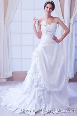 The Most Popular A-line / Princess Sweetheart Court Train Taffeta Appliques Wedding Dress