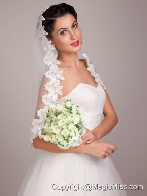 Elegant Round Shape Hand-tied Wedding Bouquet