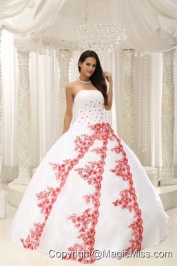 Beautiful Embroidery White Ball Gown 2013 Quinceanera Dress For Formal Evening Taffeta and Organza