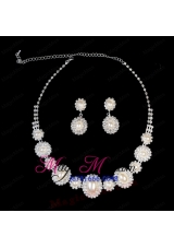 Luxurious Pearl Ladies' Jewelry Set Including Necklace And Earrings