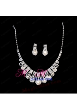 Luxurious Rhinestone Pearl Ladies' Jewelry Set Including Necklace And Earrings