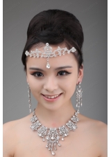Luxurious Crown and Necklace in Rhinestone and Alloy