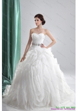 2015 White Sweetheart Ruching Wedding Dresses with Brush Train and Beading