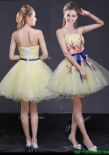 Simple Princess Strapless Applique and Belted Prom Dress in Light Yellow