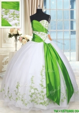Best Selling Handmade Flower and Embroideried Quinceanera Dress in White