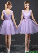 2017 Classical V Neck Lavender Short Prom Dress with Belt and Lace