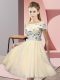 Short Sleeves Tulle Knee Length Lace Up Damas Dress in Gold with Appliques