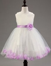 Best Sleeveless Tulle Knee Length Zipper Flower Girl Dresses for Less in White and Lavender for with Beading and Hand Made Flower