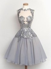 Exquisite Scalloped Cap Sleeves Chiffon Knee Length Zipper Prom Party Dress in Grey for with Appliques