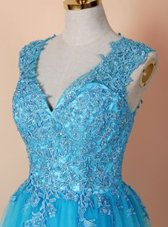 Unique V-neck Sleeveless Cocktail Dresses Knee Length Beading and Appliques Blue Tulle