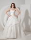 Elegant A-line Sweetheart Court Train Organza Appliques Wedding Dress