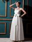 Sweet Column Strapless Floor-lengthTaffeta Beading and Bows Wedding Dress