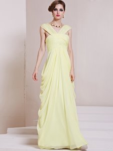 Gorgeous Light Yellow Column/Sheath V-neck Sleeveless Chiffon Floor Length Criss Cross Ruching Prom Evening Gown