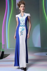 Inexpensive Royal Blue Column/Sheath V-neck Cap Sleeves Chiffon Floor Length Zipper Embroidery Red Carpet Prom Dress