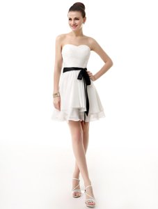 Excellent White Chiffon Lace Up Prom Dress Sleeveless Knee Length Sashes|ribbons