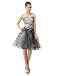 Unique Sweetheart Sleeveless Party Dress for Girls Knee Length Beading and Ruffled Layers and Ruching White And Black Organza