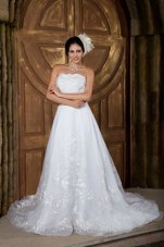 Romantic White Organza Zipper Wedding Gown Sleeveless With Brush Train Beading and Appliques