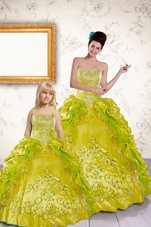 Exquisite Yellow Ball Gowns Taffeta Sweetheart Sleeveless Beading and Embroidery and Pick Ups Floor Length Lace Up Quince Ball Gowns