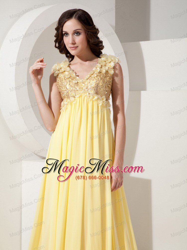 wholesale perfect light yellow empire evening dress v-neck chiffon hand flowers court train