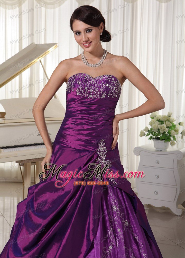 wholesale taffeta and organza dark purple a-line sweetheart quinceanera gowns with appliques and beading