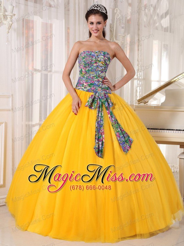 wholesale yellow ball gown strapless floor-length tulle and printing sequins quinceanera dress