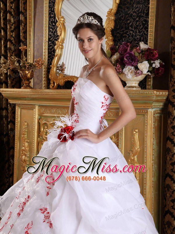 wholesale white a-line / princess strapless floor-length organza appliques quinceanera dress