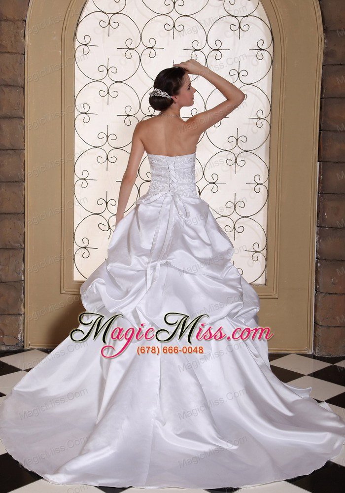 wholesale beautiful a-line wedding dress for 2013 embroidery on taffeta white pick-ups gown