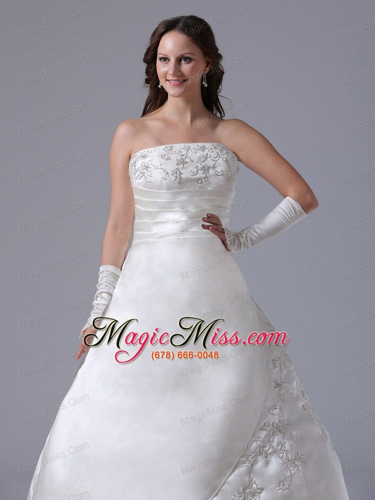 wholesale custom made a-line embroidery 2013 wedding dress with ruch strapless