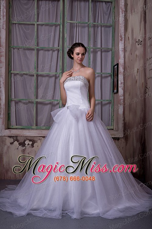 wholesale simple a-line strapless chapel train beading satin and tulle wedding dress