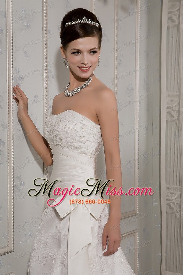 wholesale affordable a-line strapless court train lace bowknot wedding dress