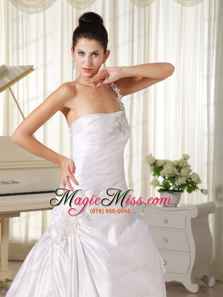 wholesale appliques decorate shoulder and bust a-line wedding dress in california