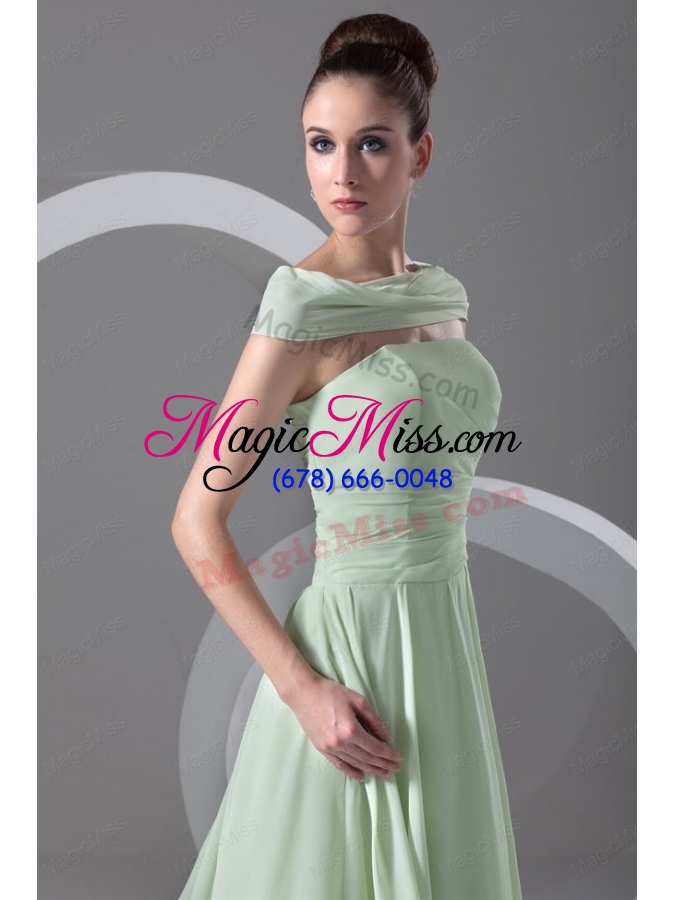 wholesale elegant empire strapless green court train ruching prom dress