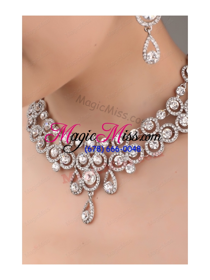 wholesale luxurious rhinestone and alloy dignified ladies' tiara and necklace