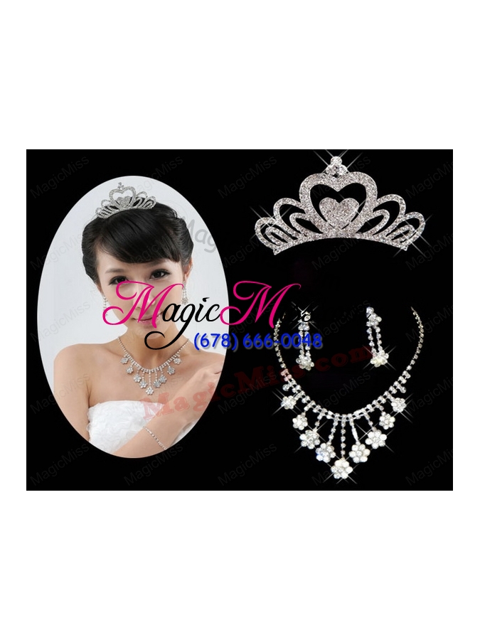 wholesale vintage style rhinestons necklace and  crown with shining diamond