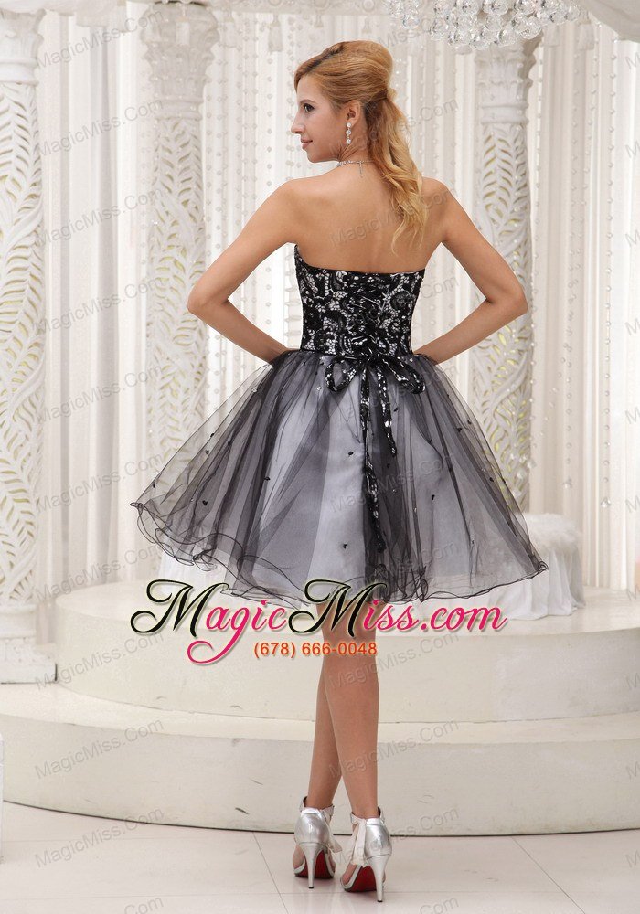 wholesale lace decorate up bodice black and white organza with sequins sweet prom / cocktail dress for 2013