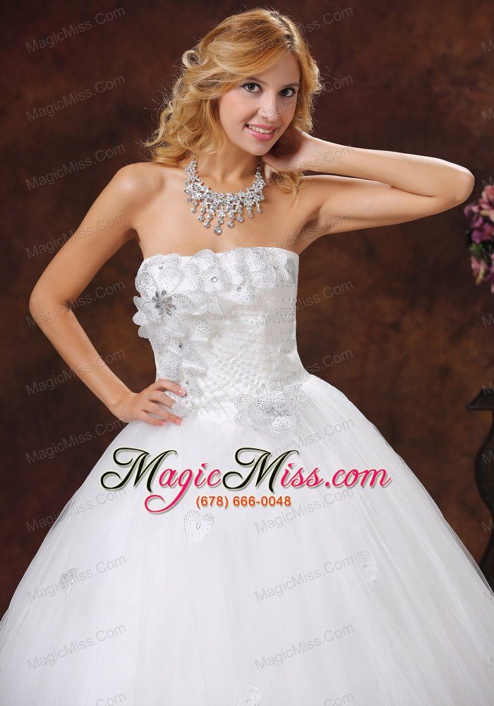 wholesale hand made flowers and beading decorate bodice ball gown wedding dress for 2013