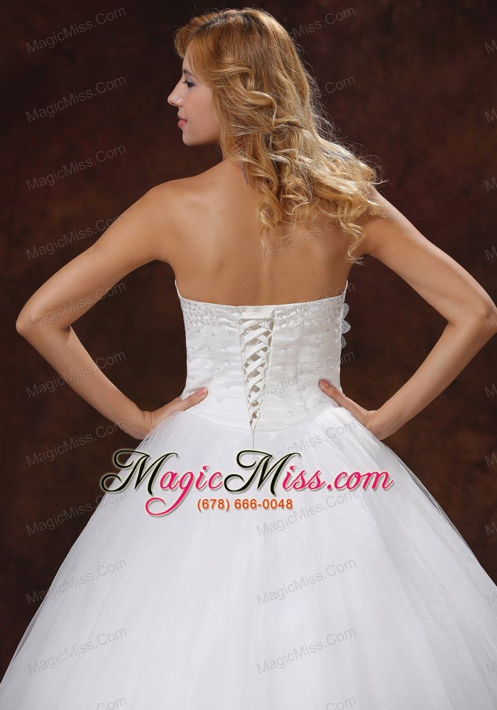 wholesale hand made flowers and beading decorate bodice ball gown wedding dress for 2013