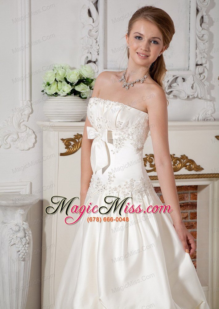 wholesale beautiful a-line strapless court train taffeta appliques wedding dress