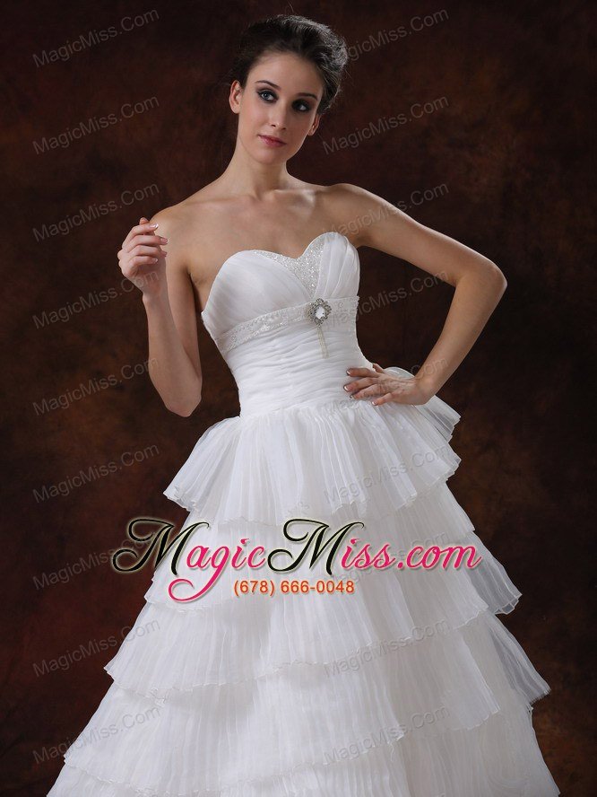 wholesale layer sweetheart a-line chapel train white hall wedding dress with beading