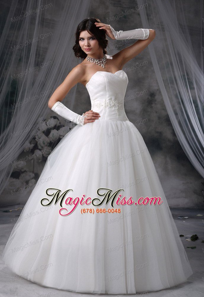 wholesale manchester iowa appliques with beading a-line sweetheart neckline tulle 2013 wedding dress