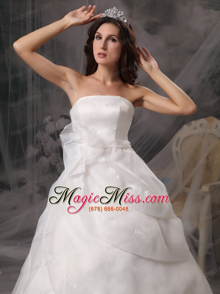 wholesale affordable a-line strapless court train organza handle flowers wedding dress