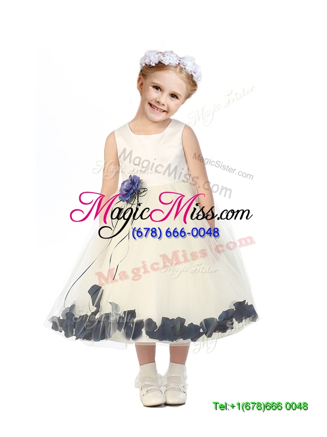 wholesale luxurious scoop hand made flowers and appliques flower girl dress in champagne