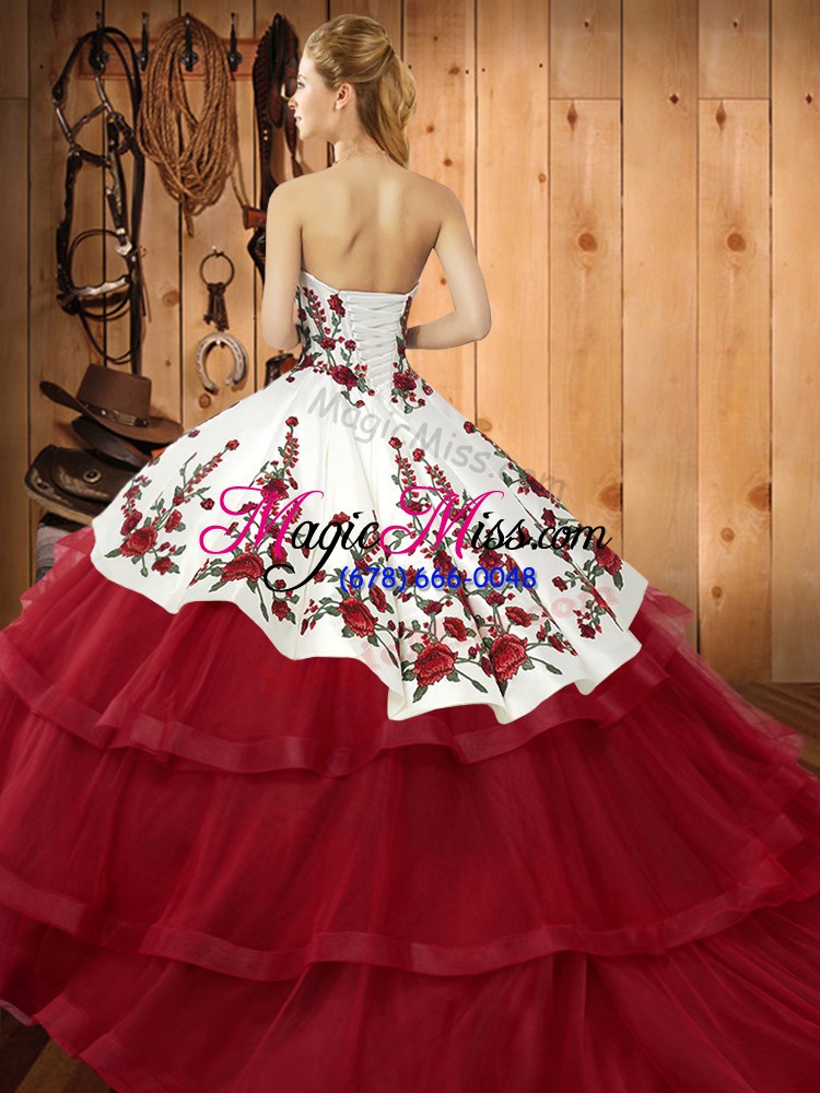 wholesale hot selling sleeveless sweep train embroidery lace up quinceanera dresses