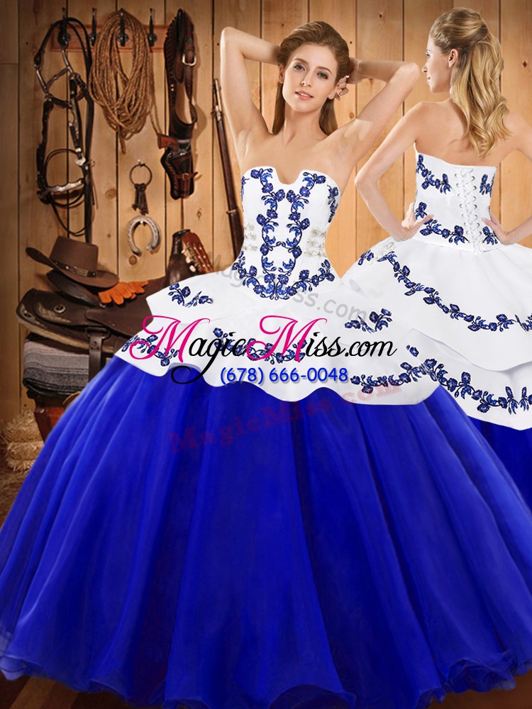 wholesale simple tulle strapless sleeveless lace up embroidery 15 quinceanera dress in royal blue