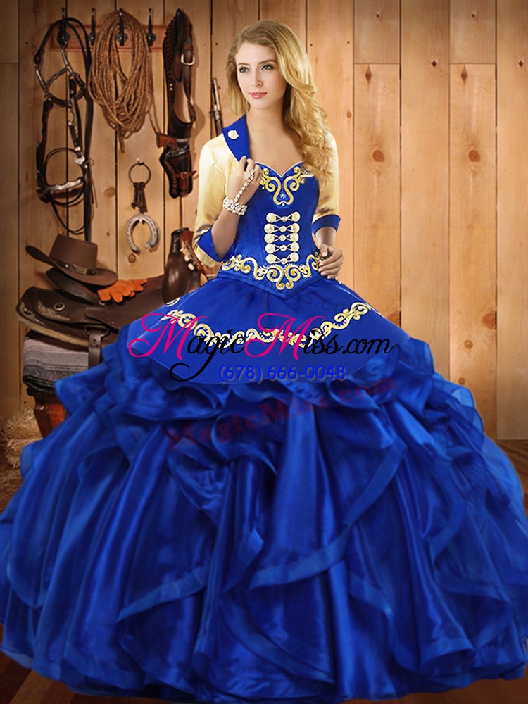 wholesale captivating sleeveless organza floor length lace up quinceanera gown in royal blue with embroidery and ruffles