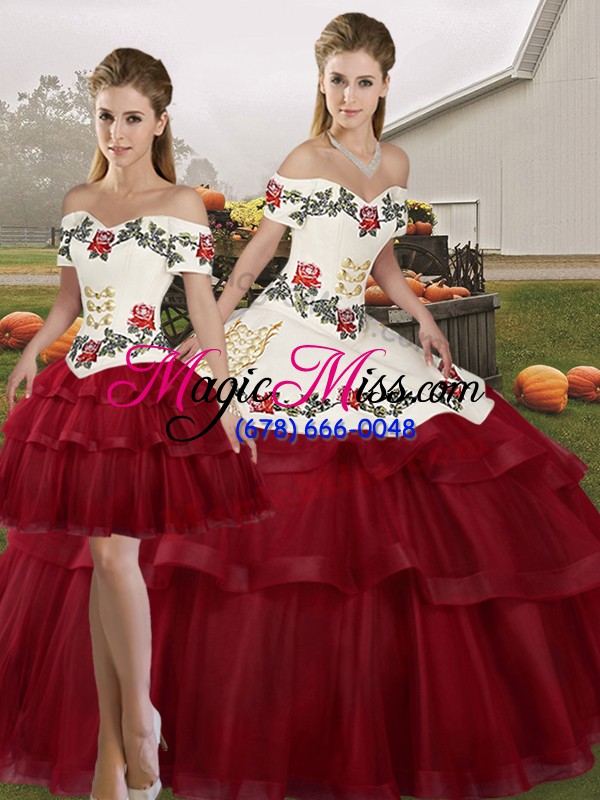 wholesale trendy sleeveless tulle brush train lace up ball gown prom dress in wine red with embroidery and ruffled layers