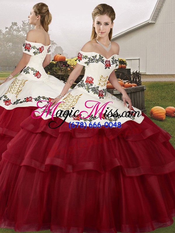 wholesale trendy sleeveless tulle brush train lace up ball gown prom dress in wine red with embroidery and ruffled layers