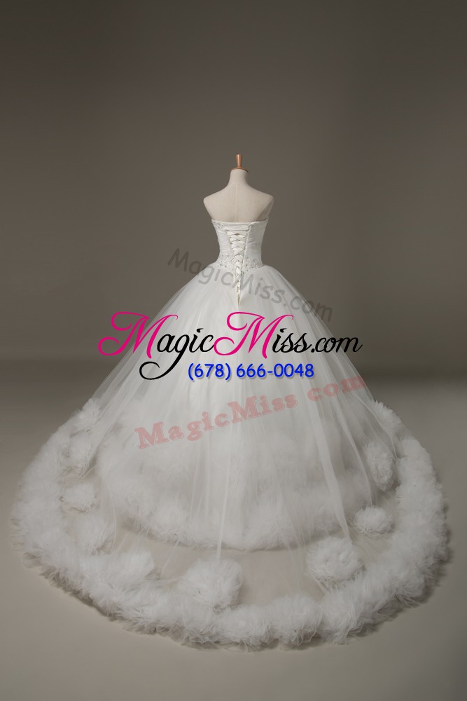 wholesale free and easy white sleeveless tulle court train lace up bridal gown for wedding party