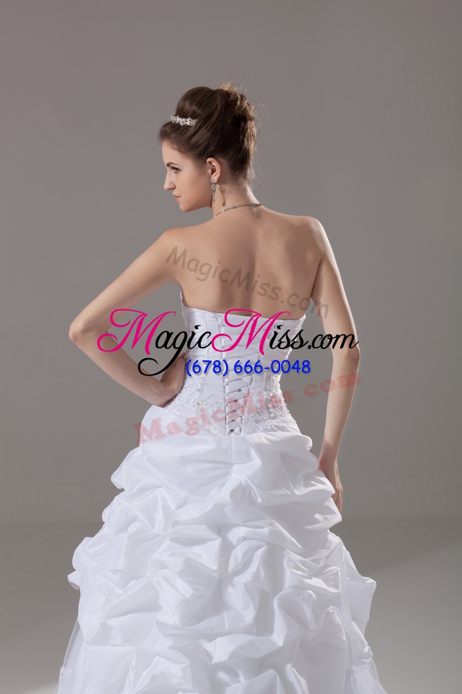 wholesale lace up wedding gowns white for wedding party with beading and lace and pick ups brush train